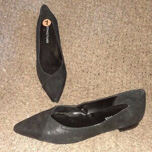 DONALD PLINER-Palma Suede/Leather Flat Skimmer-Black-Size 7-NWOB